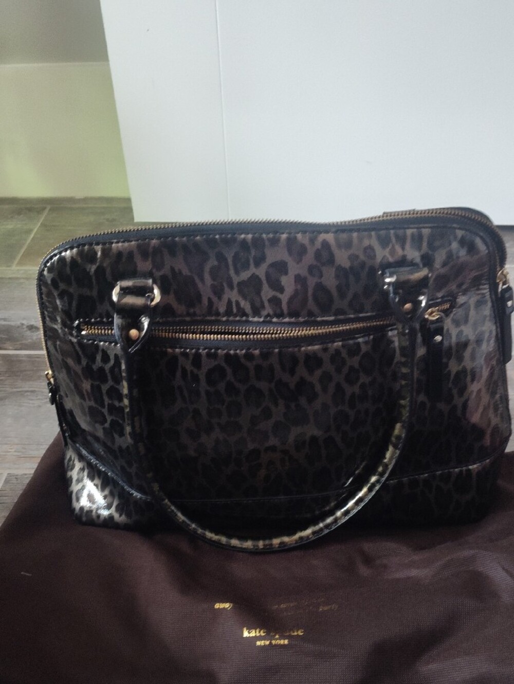 Kate Spade Leopard-Print Patent Dome Satchel in Black, Brown and Grey. - Picture 3 of 6